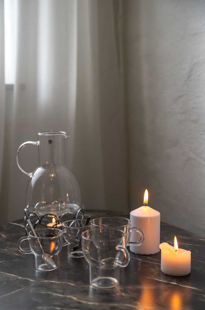 Mulled wine jug with warmer