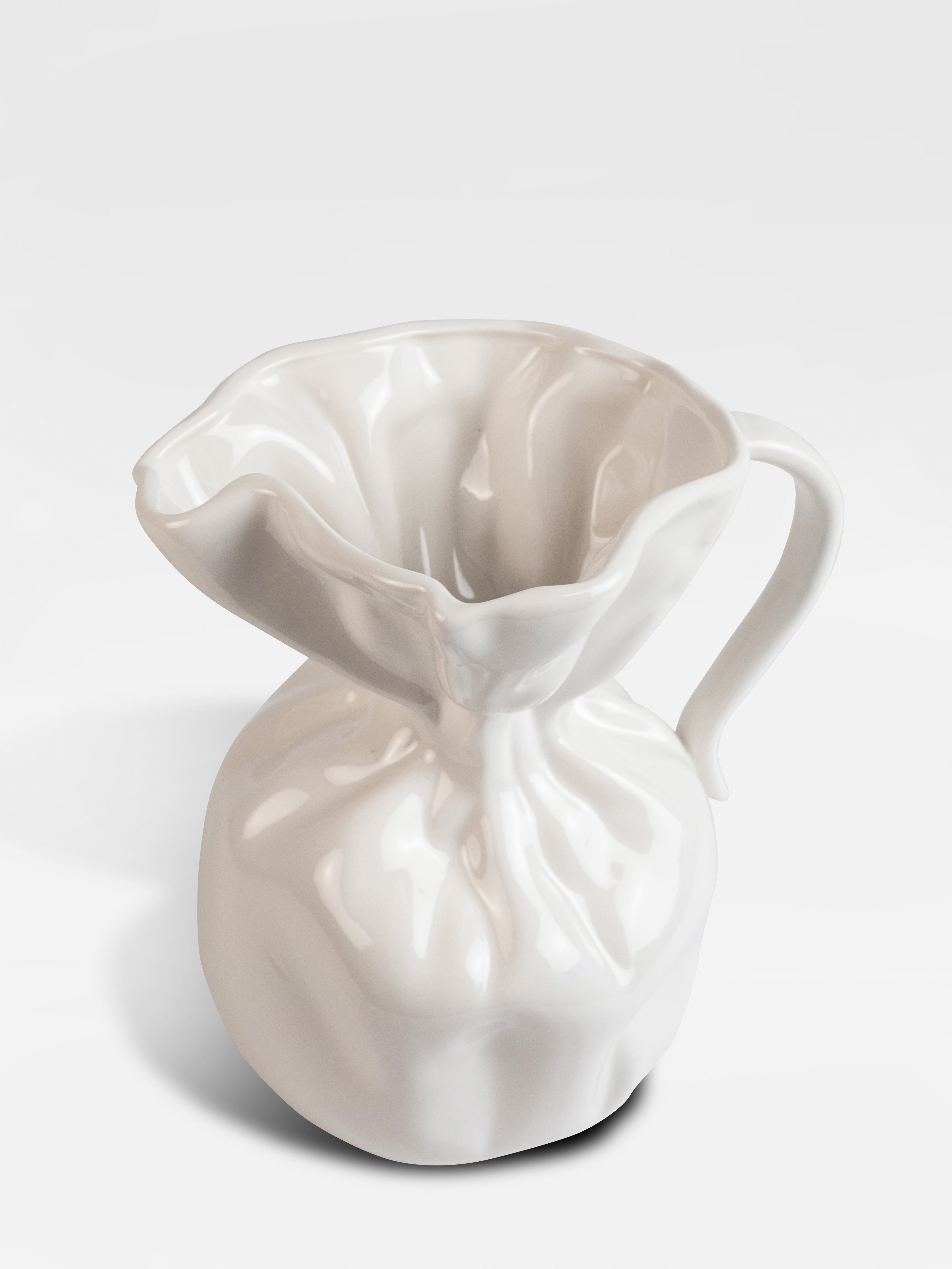 Vase Crumple (White)