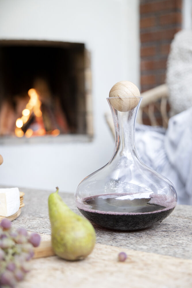 Nature wine carafe with oak stopper